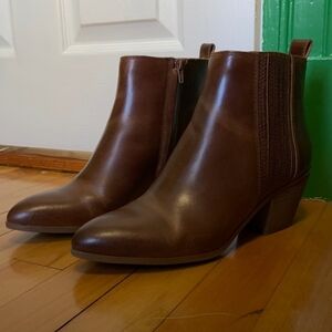 Frye Chelsea Boots. Size 9.5, Cognac brown